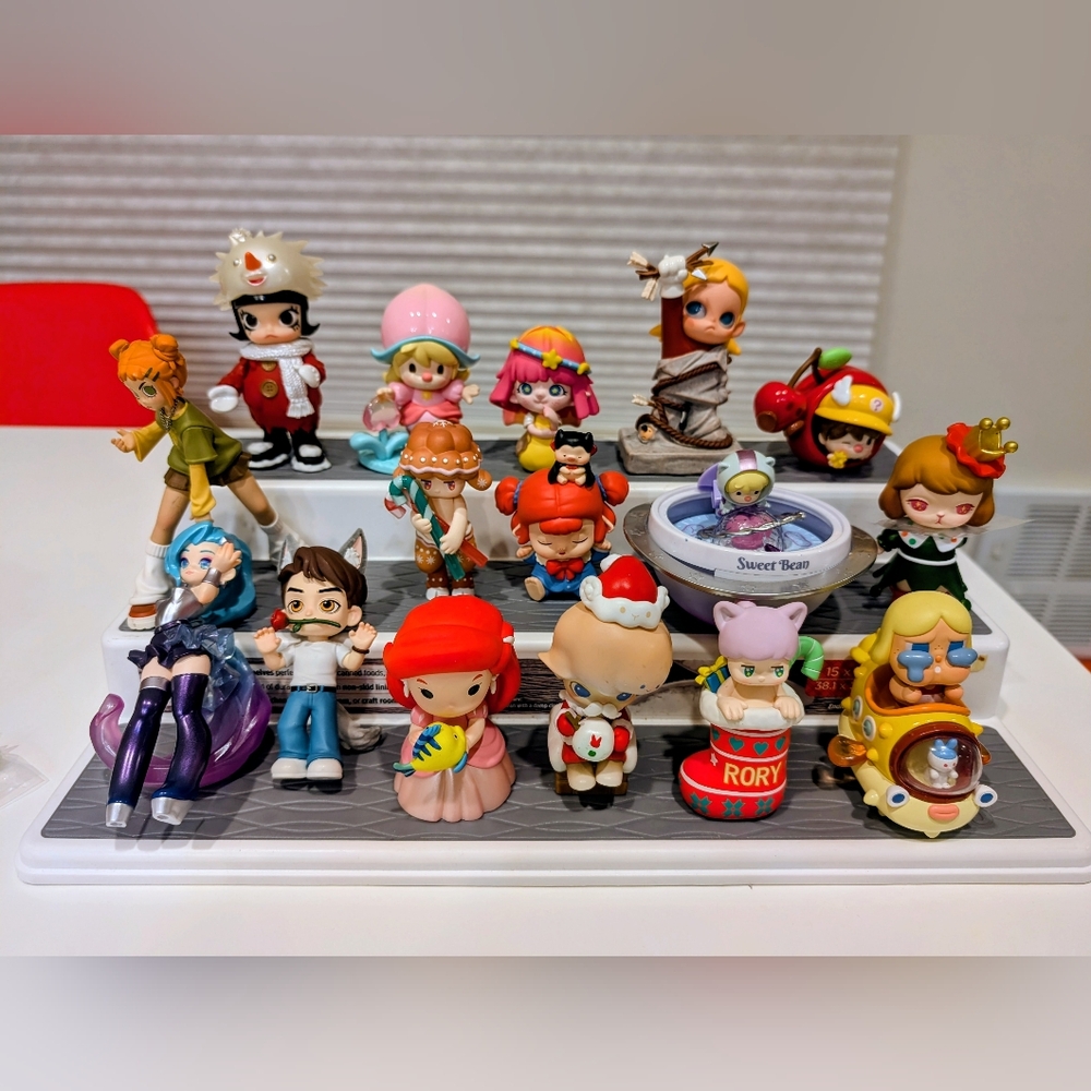 HUGE Pop Mart Collector’s Lot: Molly, Skullpanda, Dimoo & More!